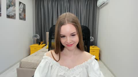 mileygloss online show from February 8, 4:25 am