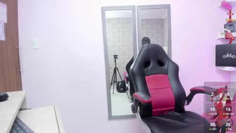 MILEY online show from February 12, 8:18 pm