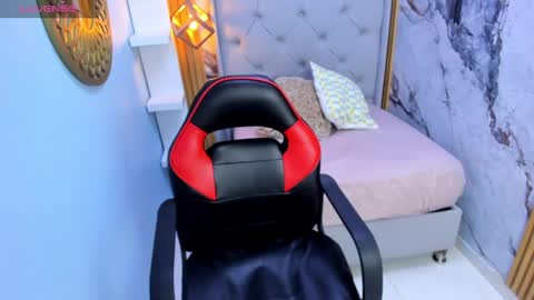 MILEY online show from September 29, 6:24 pm