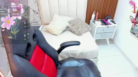 MILEY online show from February 26, 7:35 pm