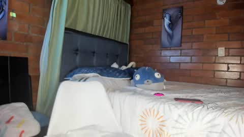 Snapshot of milf_darling chatting on January 31, 1:22 am Victoria  online show from January 31, 1:22 am