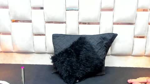 Lili  online show from April 20, 12:30 pm