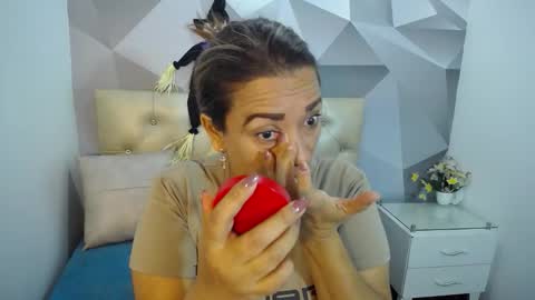 milf_hugeboobs online show from October 30, 11:00 am