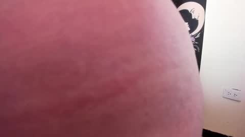 Isabella online show from October 10, 2:05 pm