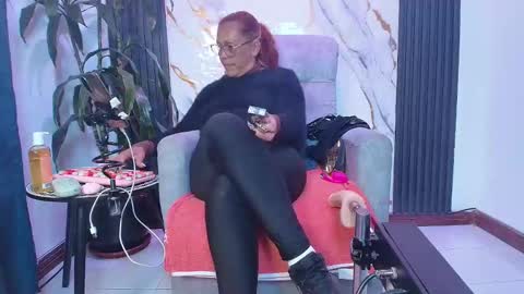  milf sikiu  online show from April 27, 8:51 pm
