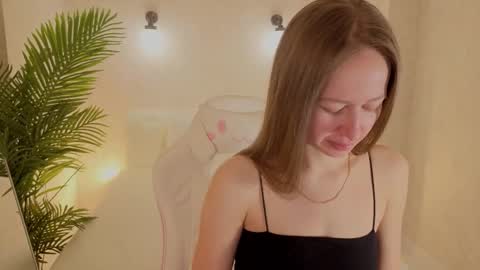 Snapshot of milfcruze chatting on January 6, 1:20 am milfcruze online show from January 6, 1:20 am