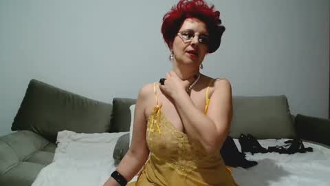 Milfsupreme online show from February 9, 9:28 pm
