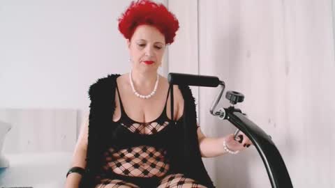 Milfsupreme online show from October 3, 11:29 am