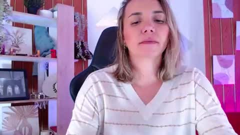 Sara  online show from July 28, 2:13 pm