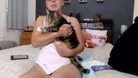 Snapshot of milfyanddaddy chatting on June 16, 8:11 pm milfyanddaddy online show from June 16, 8:11 pm