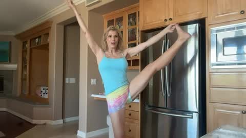 milfyogi online show from July 15, 4:01 pm