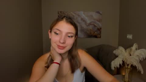 milinafox online show from September 22, 1:18 am