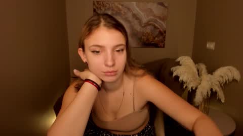 milinafox online show from September 25, 1:20 am