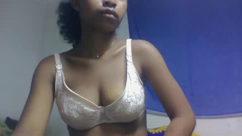 Snapshot of milinasy chatting on February 1, 10:47 am milinasy online show from February 1, 10:47 am