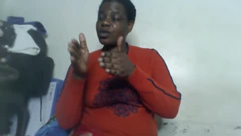 Snapshot of milk_titz chatting on December 18, 10:35 pm kinwity online show from December 18, 10:35 pm