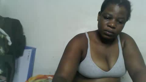 Snapshot of milk_titz chatting on December 19, 6:56 am kinwity online show from December 19, 6:56 am
