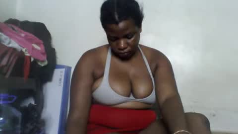 Snapshot of milk_titz chatting on December 20, 1:33 pm kinwity online show from December 20, 1:33 pm