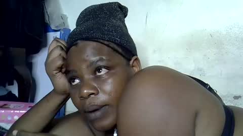 Snapshot of milk_titz chatting on January 3, 5:10 pm kinwity online show from January 3, 5:10 pm