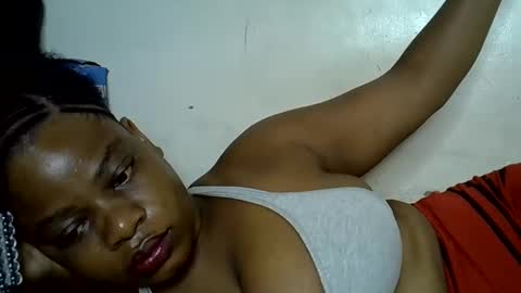 Snapshot of milk_titz chatting on January 6, 5:30 am kinwity online show from January 6, 5:30 am