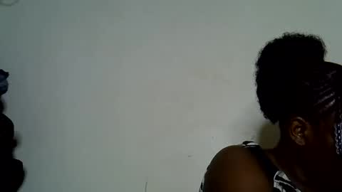 Snapshot of milk_titz chatting on January 7, 1:57 pm kinwity online show from January 7, 1:57 pm