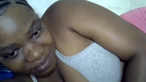 Snapshot of milk_titz chatting on January 8, 10:37 am kinwity online show from January 8, 10:37 am