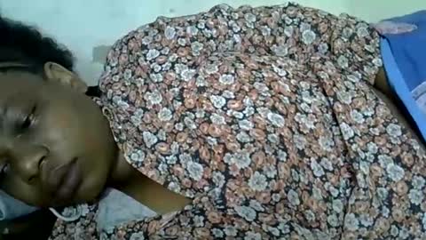 Snapshot of milk_titz chatting on January 9, 5:34 am kinwity online show from January 9, 5:34 am