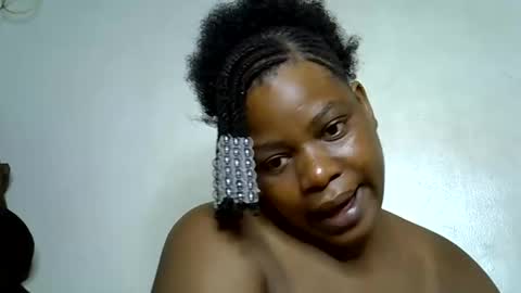 Snapshot of milk_titz chatting on January 12, 2:09 pm kinwity online show from January 12, 2:09 pm