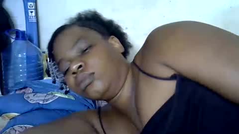 Snapshot of milk_titz chatting on January 15, 11:00 am kinwity online show from January 15, 11:00 am