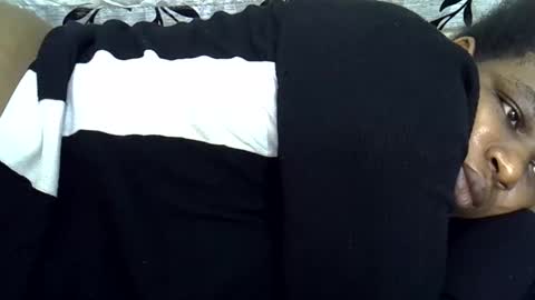 Snapshot of milk_titz chatting on February 1, 5:58 pm kinwity online show from February 1, 5:58 pm