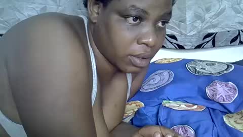 Snapshot of milk_titz chatting on February 10, 8:42 am kinwity online show from February 10, 8:42 am