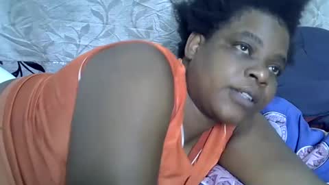 Snapshot of milk_titz chatting on February 10, 11:57 am kinwity online show from February 10, 11:57 am