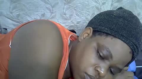 Snapshot of milk_titz chatting on February 11, 8:15 am kinwity online show from February 11, 8:15 am