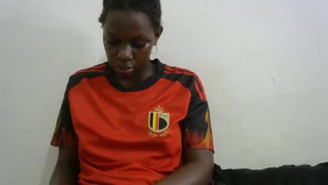 Snapshot of milk_titz chatting on February 17, 4:37 pm kinwity online show from February 17, 4:37 pm