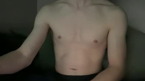 Snapshot of milkedboy964 chatting on February 25, 3:27 am milkedboy964 online show from February 25, 3:27 am