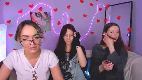 Mila online show from February 18, 8:27 pm