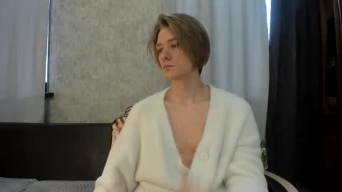 Isaac online show from December 14, 9:36 am