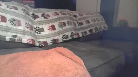 milknhunnny online show from March 4, 5:35 am