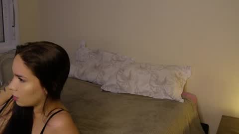 Snapshot of milkshakexx chatting on July 21, 4:59 am Ariany and Lucca online show from July 21, 4:59 am