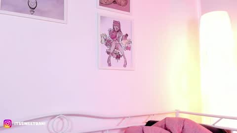 milky_0 online show from December 21, 7:10 pm