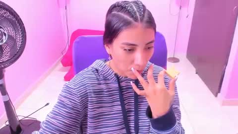 vale online show from December 14, 12:33 pm