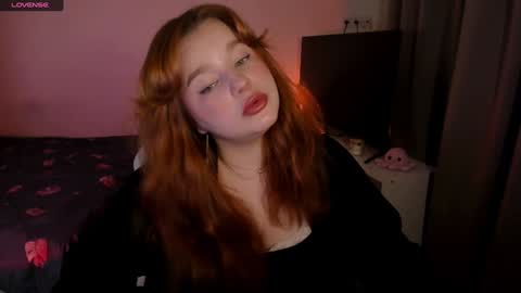 Snapshot of milky_wayx chatting on December 4, 5:27 am Lisa online show from December 4, 5:27 am