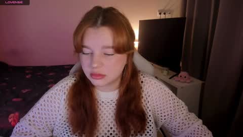 Snapshot of milky_wayx chatting on December 5, 5:37 am Lisa online show from December 5, 5:37 am