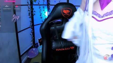 milky cute online show from February 8, 9:57 pm