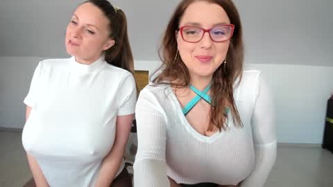 Snapshot of milkykandy chatting on March 8, 7:12 am Livia online show from March 8, 7:12 am