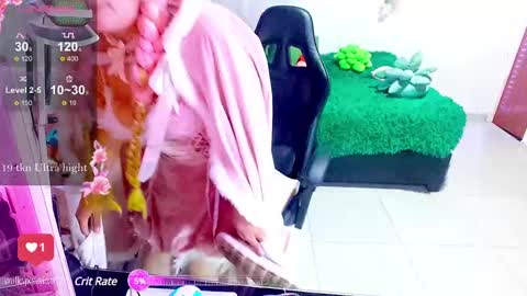 Snapshot of milkysakura chatting on December 22, 6:28 am Abby Lilia online show from December 22, 6:28 am