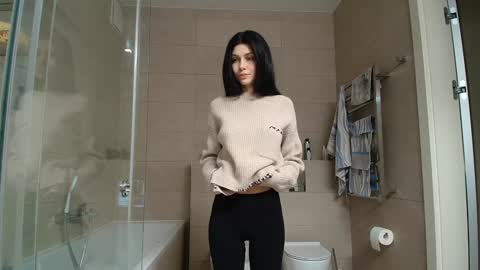 Snapshot of milla_bella chatting on January 31, 8:51 pm milla bella online show from January 31, 8:51 pm