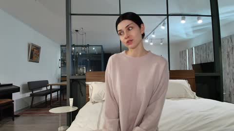 milla bella online show from March 18, 7:17 pm