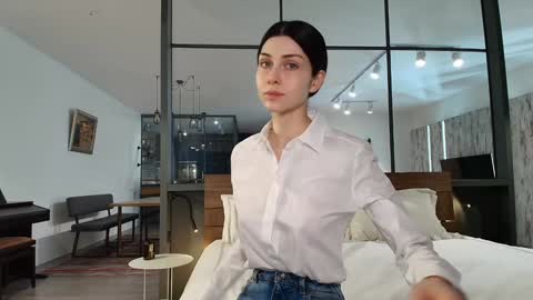 milla bella online show from March 21, 9:07 pm