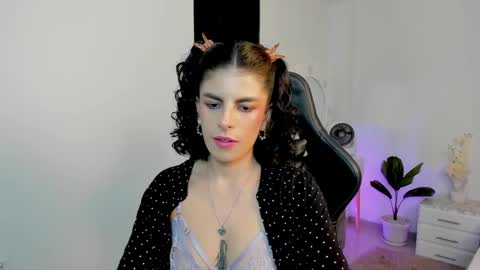 Milagros online show from December 8, 7:47 am