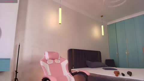 millaa_bella online show from April 28, 10:09 am